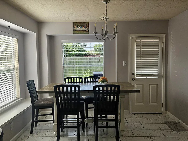 9611 Drummond Cliff Ln — Photo 9