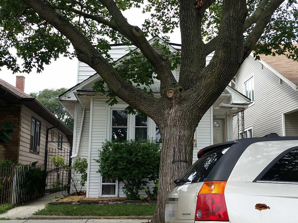 2nd image of 5740 S Sawyer Ave