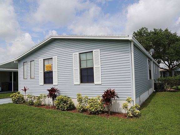 3rd image of 258 Bimini Cay Cir