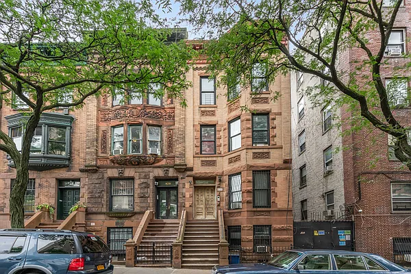 Sold by LG Fairmont Group | media 1