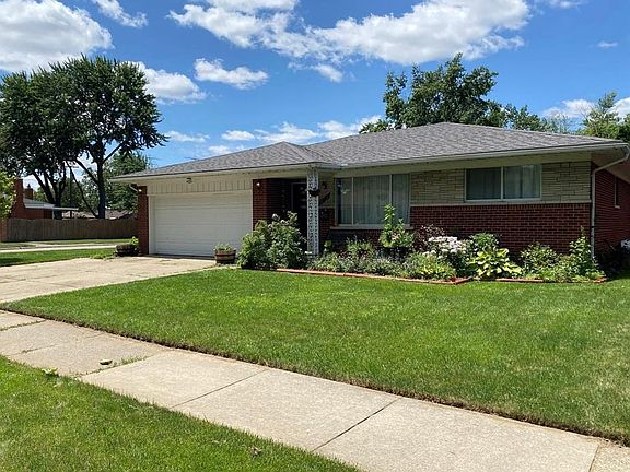 2nd image of 30517 Newport Dr