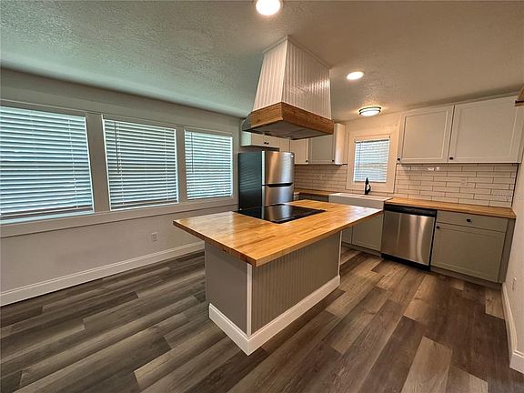 4th image of 4713 Thorpe Ave