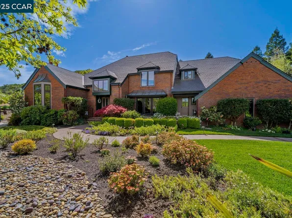 29 Brandt Dr, Moraga, CA 94556