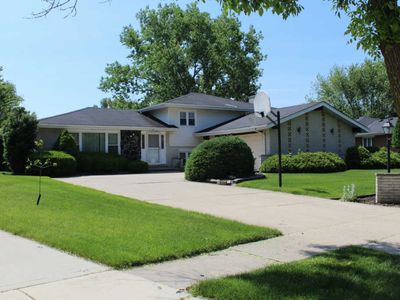 1807 Holly Ave, Darien, IL, 60561