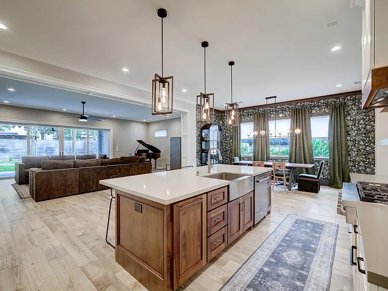 1322 Caywood Ln — Photo 10