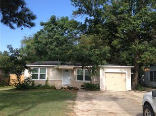 313 Hurstview Dr, Hurst, TX 76053