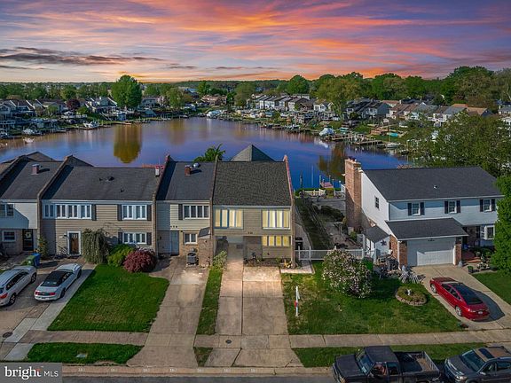 3rd image of 558 Anchor Dr