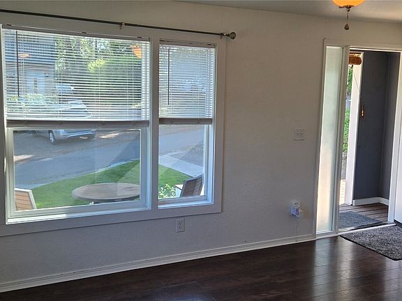 4th image of 2316 NE Sunset Lane