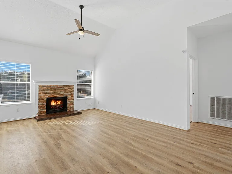 2910 Cocona Ln — Photo 11