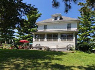 633 Palmyra Rd, Dixon, IL 61021