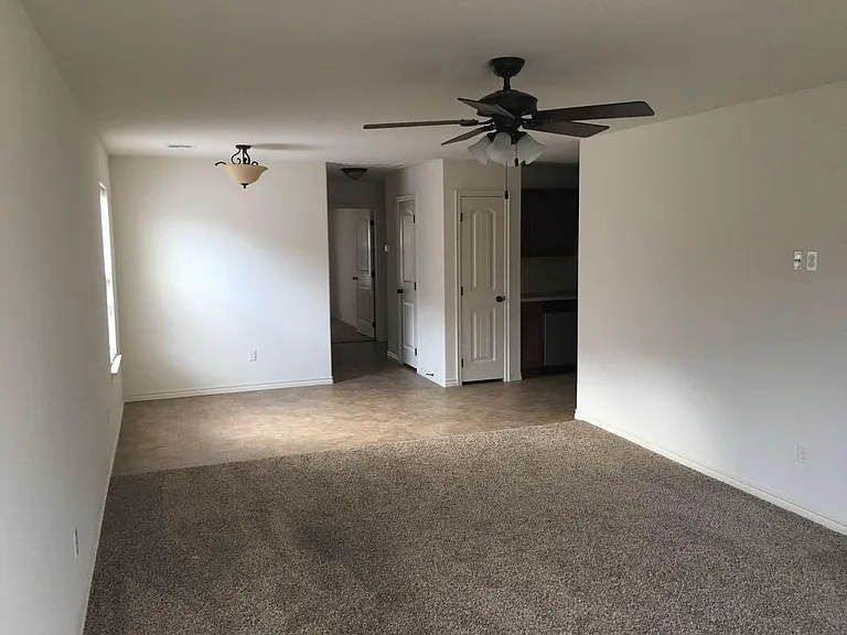 205 N Wortman Ave — Photo 5