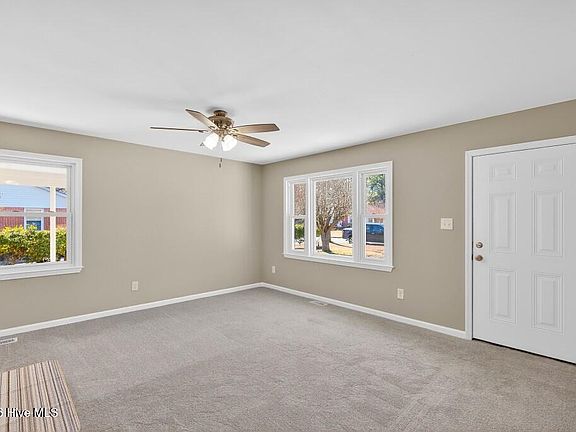 5th image of 618 Lee Drive