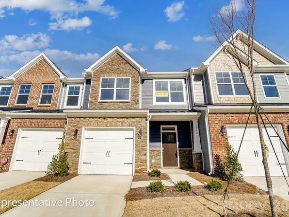 4327 Black Ct, Harrisburg, NC 28075