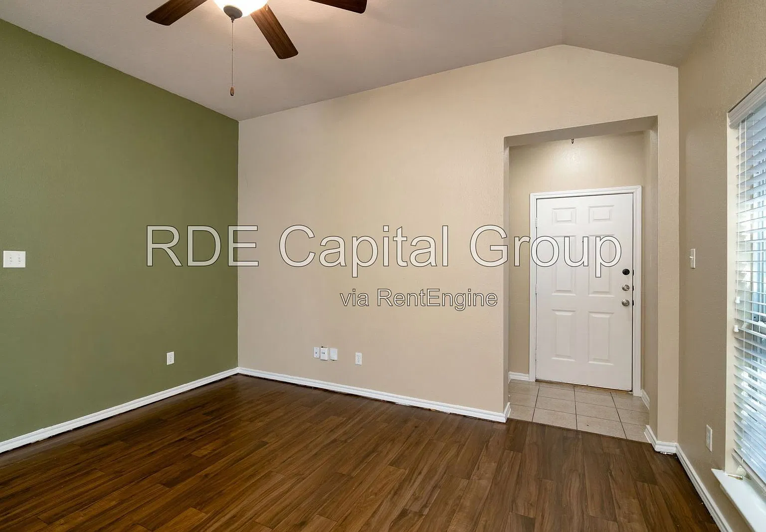 3 bed, 2.0 bath, 1240 sqft, $1,850 — Photo 3