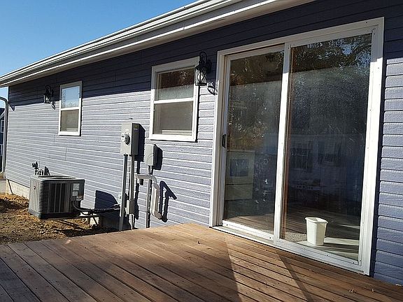 Kitchen slider to 10x10 deck