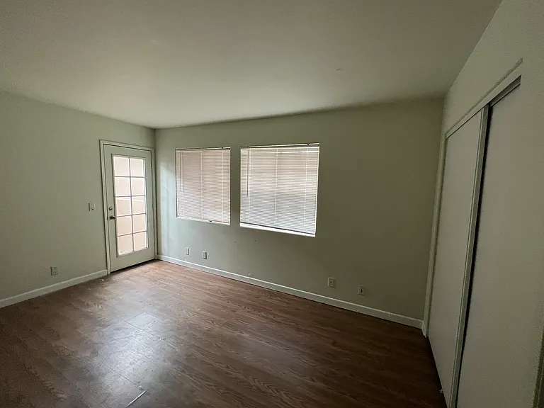 4930 W Point Loma Blvd #D — Photo 3