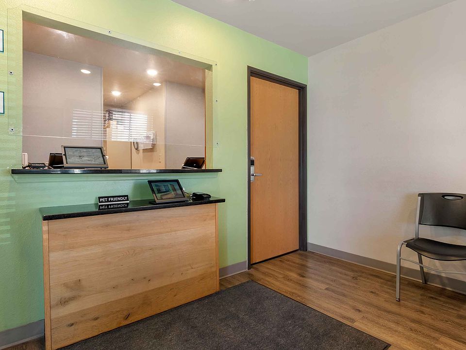 Lobby and Guest Check-in