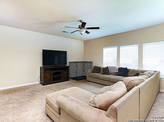 5th image of 746 Pelican Beach