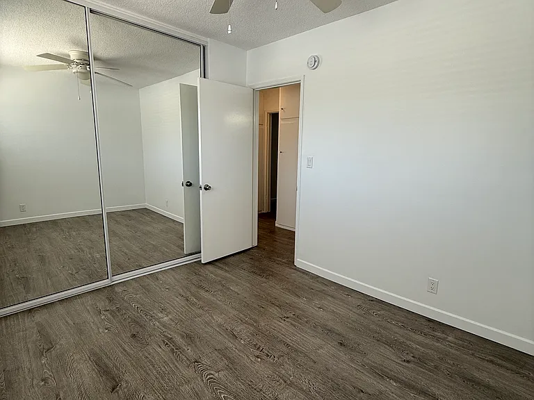 529 Avenue G — Photo 10