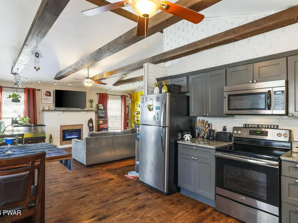 109 Stuart Pl, Bushkill, PA 18324