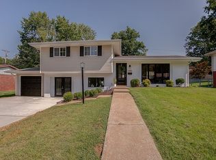 33 Briarwood Dr, Belleville, IL