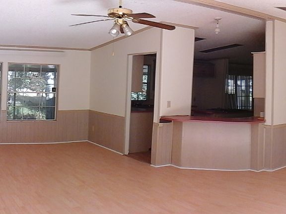 5th image of 224 Tarpon Blvd