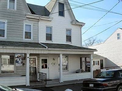 1st image of 222 N Railroad Ave