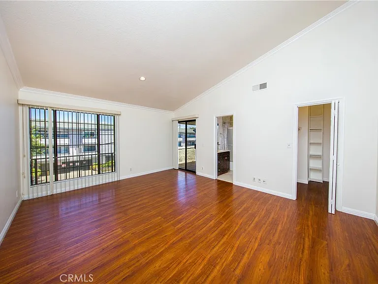 11834 Gilmore St #16 — Photo 11