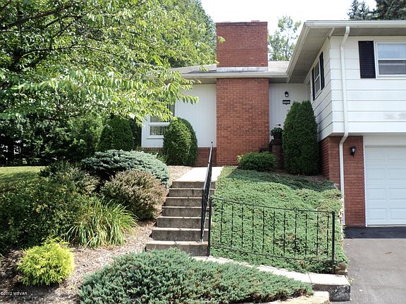 2nd image of 520 Hill St S