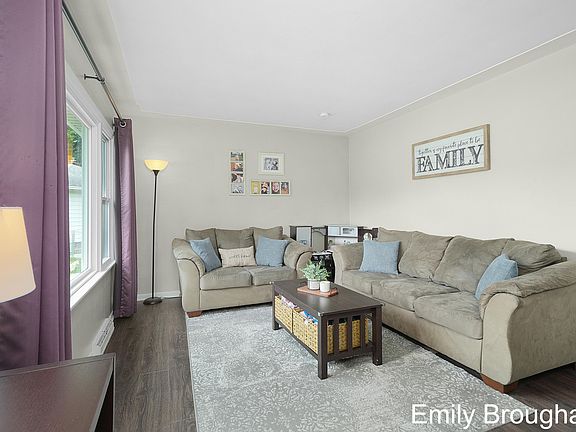 3rd image of 5040 Mildred Ave SE