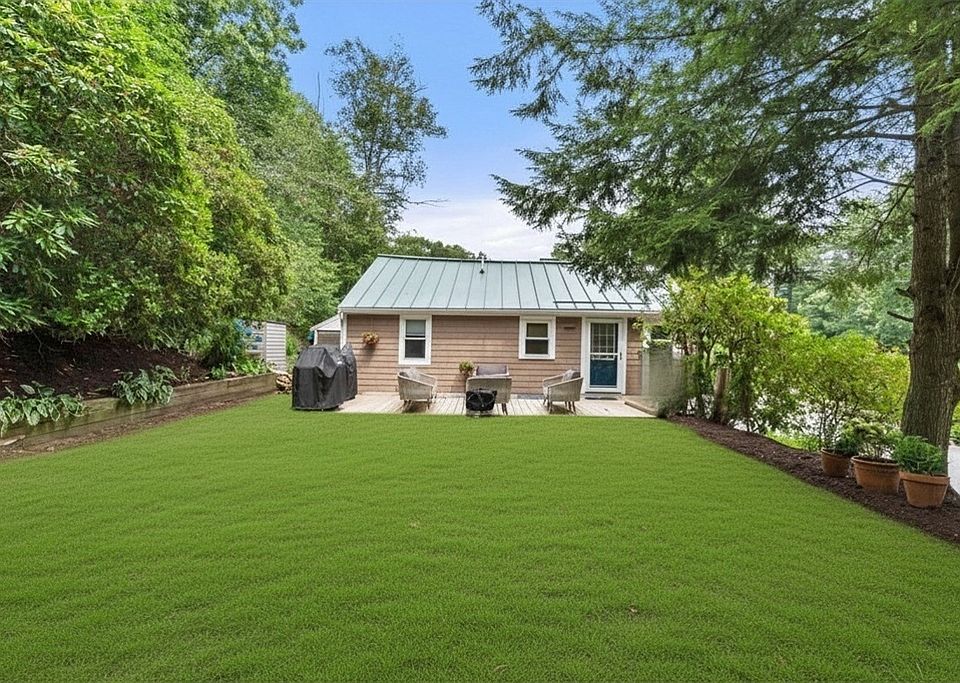 1st image of 15 Woodland Rd