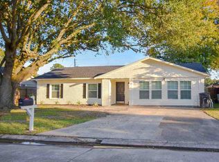 307 Avenue E, Nederland, TX 77627