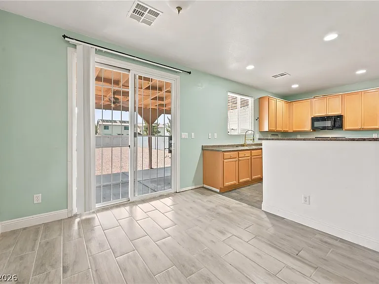 9293 Palmetto Park Ct — Photo 5
