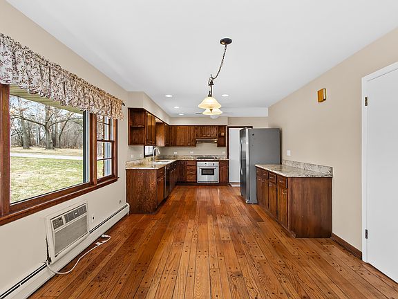 4th image of 169 Miller Rd