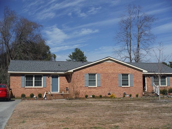 1st image of 102 Maplewood Ct #A