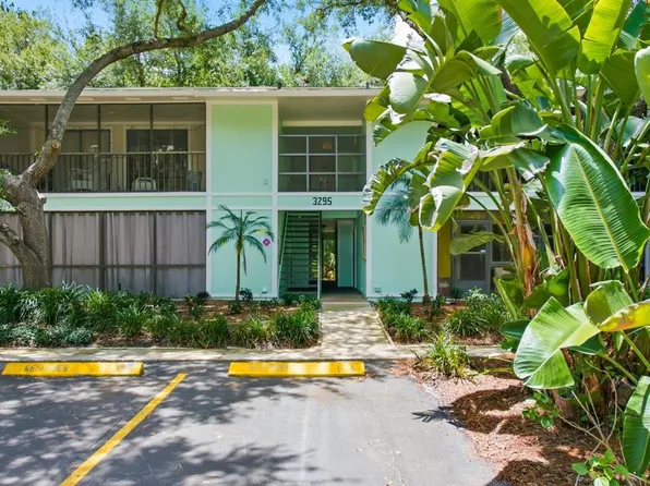 3295 Fox Chase Cir N APT 207, Palm Harbor, FL 34683