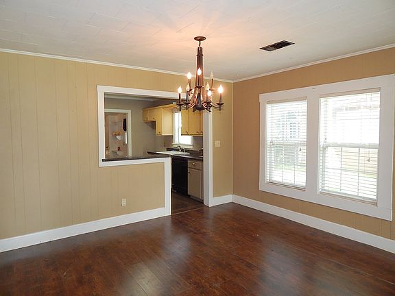 5th image of 506 S Baylor St