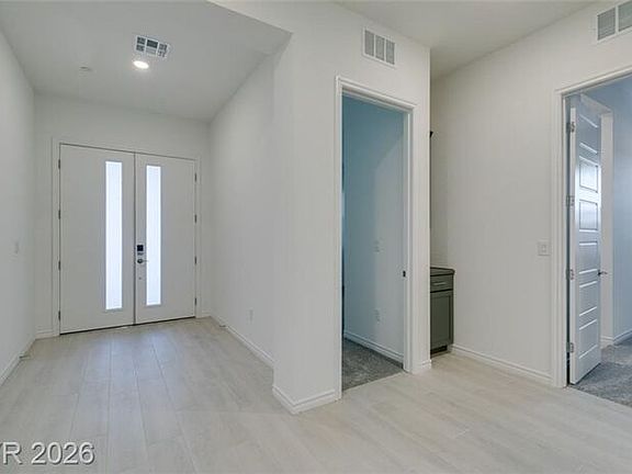 4th image of 37 Charlotte Ridge Pl
