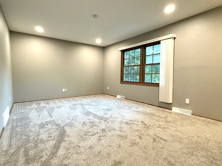 1008 W Devonshire Rd — Photo 8