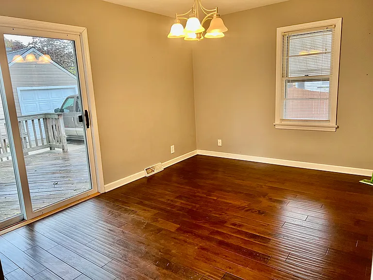 3819 21st Ave — Photo 5
