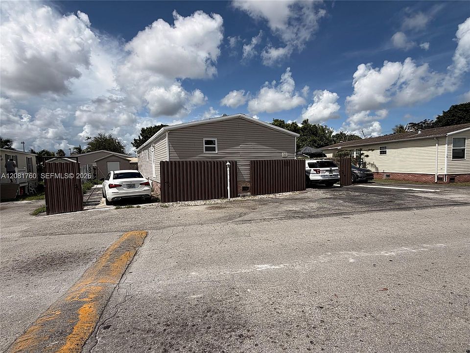 1st image of 220 NE 12th Ave