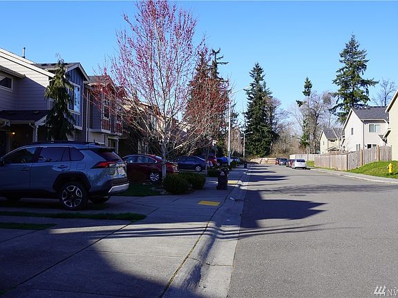 3rd image of 4144 82nd Ave NE