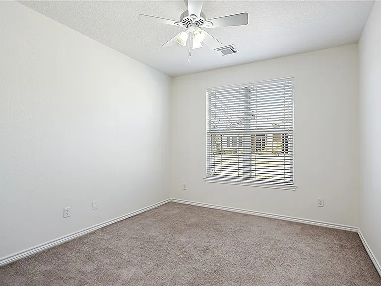 3802 Blackhawk Ln — Photo 10