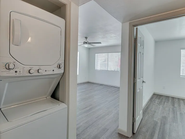 $0 First Month Rent! Remodeled 2 Bed Casita w/ Private Patio, W/D & Pool — Photo 20