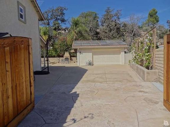 3rd image of 2384 San Ysidro St