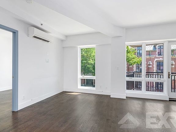 3rd image of 596 Washington Ave #2B