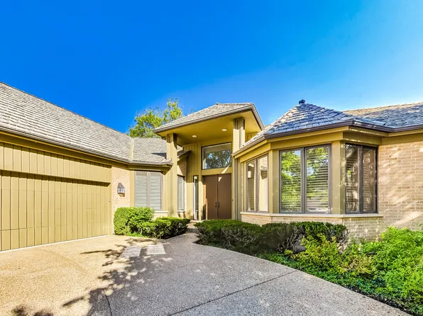 1695 Snapdragon Ct, Highland Park, IL 60035