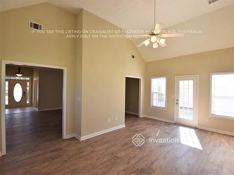 312 Glouchester Dr — Photo 3