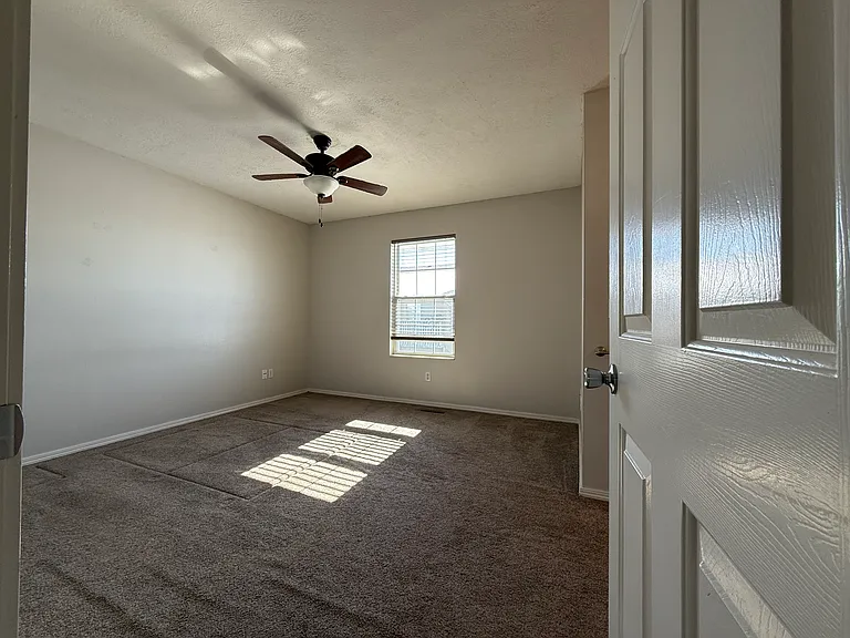 5580 S Robberson Ave #H — Photo 8