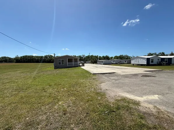 N Wade St, Trenton, FL 32693